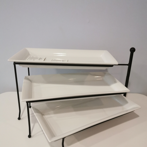 3-Tiered porcelain serving set with metal rack New - Picture 3 of 4